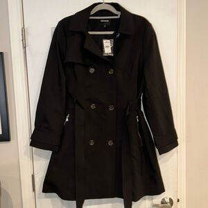 Women’s Express coat. Black in color. New with Tags. Size XL/TG.